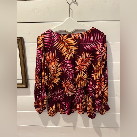 Sofía Jeans Smocked Waist Blouse – Tropical Print, Size L - Picture 8 of 9